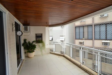 Varanda de apartamento para alugar com 3 quartos, 130m² em Barra da Tijuca, Rio de Janeiro