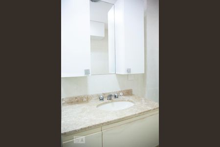 Apartamento para alugar com 130m², 3 quartos e 2 vagasBanheiro Social