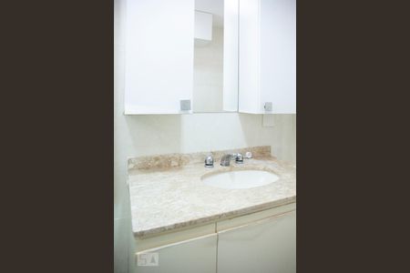 Apartamento para alugar com 130m², 3 quartos e 2 vagasBanheiro Social