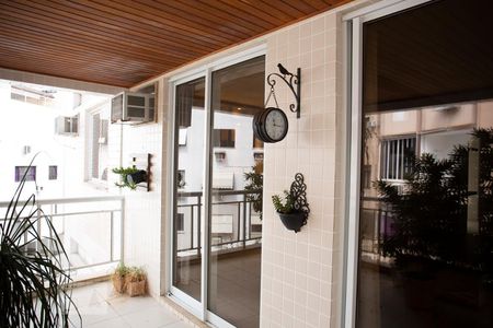 Apartamento para alugar com 130m², 3 quartos e 2 vagasVaranda