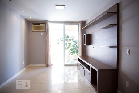 Sala de apartamento para alugar com 3 quartos, 130m² em Barra da Tijuca, Rio de Janeiro