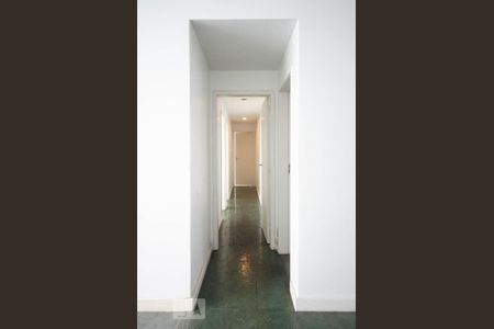 Corredor de acesso aos dormitórios de apartamento para alugar com 3 quartos, 124m² em Ipanema, Rio de Janeiro