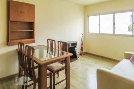 Sala de apartamento para alugar com 1 quarto, 45m² em Indianópolis, São Paulo