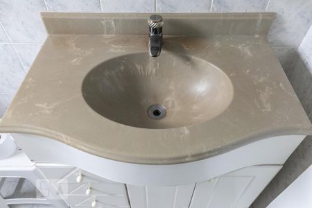 Detalhe do banheiro  de apartamento para alugar com 2 quartos, 57m² em Vila Monumento, São Paulo