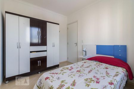 Quarto 1 de apartamento para alugar com 3 quartos, 70m² em Capão Raso, Curitiba