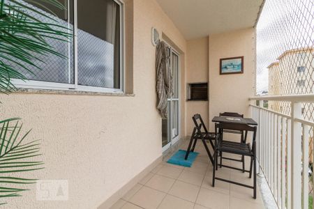 Apartamento à venda com 80m², 3 quartos e 1 vaga Apartamento à venda com 80m², 3 quartos e 1 vagaVaranda