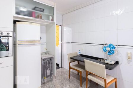 Casa para alugar com 250m², 3 quartos e 3 vagasCozinha 