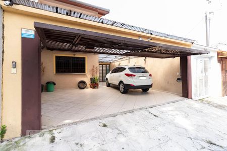Casa para alugar com 250m², 3 quartos e 3 vagasFachada 