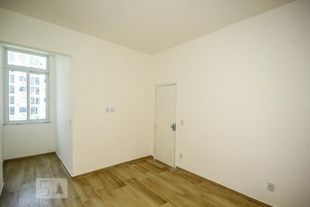 Apartamento à venda com 79m², 2 quartos e sem vagaSuite