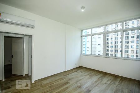 Apartamento à venda com 79m², 2 quartos e sem vagaSala