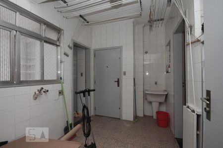 Apartamento para alugar com 266m², 3 quartos e 1 vagaÁrea de Serviço