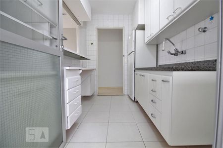 Apartamento à venda com 68m², 2 quartos e 2 vagasCozinha