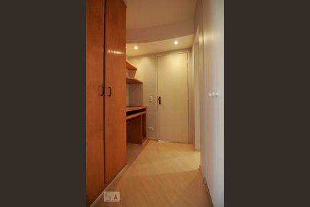 Escritório de apartamento à venda com 2 quartos, 68m² em Vila Andrade, São Paulo