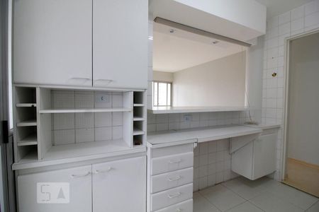 Apartamento à venda com 68m², 2 quartos e 2 vagasCozinha