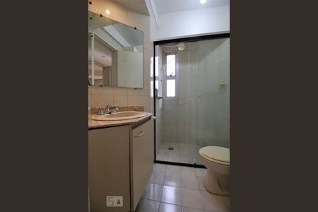 Banheiro de apartamento à venda com 2 quartos, 68m² em Vila Andrade, São Paulo