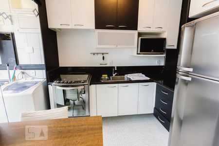 Cozinha de apartamento à venda com 1 quarto, 50m² em Vila Pompéia, São Paulo