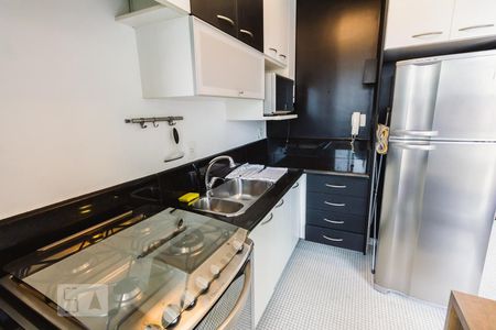 Cozinha de apartamento à venda com 1 quarto, 50m² em Vila Pompéia, São Paulo