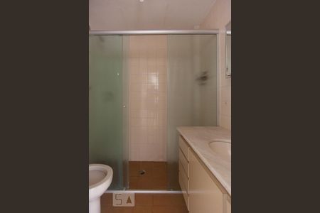 Banheiro de apartamento à venda com 1 quarto, 52m² em Botafogo, Campinas