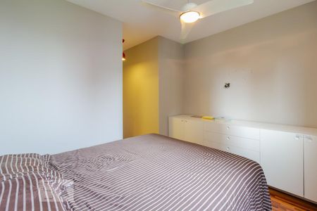 Apartamento à venda com 74m², 2 quartos e 2 vagas Apartamento à venda com 74m², 2 quartos e 2 vagasSuíte