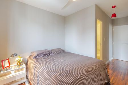 Apartamento à venda com 74m², 2 quartos e 2 vagas Apartamento à venda com 74m², 2 quartos e 2 vagasSuíte