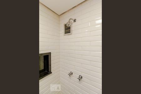 Apartamento à venda com 74m², 2 quartos e 2 vagas Apartamento à venda com 74m², 2 quartos e 2 vagasBanheiro da suíte