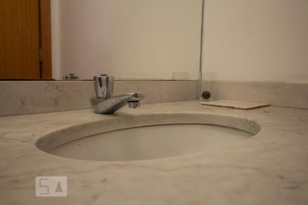Apartamento para alugar com 125m², 3 quartos e 2 vagasLavabo detalhe