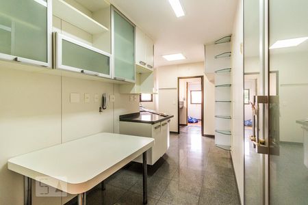 Apartamento à venda com 114m², 3 quartos e sem vagaCozinha