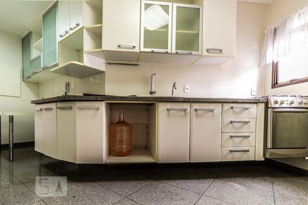 Apartamento à venda com 114m², 3 quartos e sem vagaCozinha