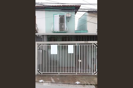Fachada de casa à venda com 3 quartos, 125m² em Água Fria, São Paulo