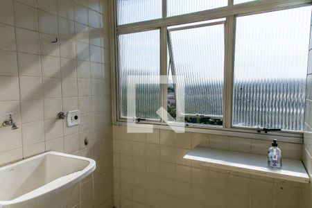 Apartamento à venda com 77m², 2 quartos e 1 vagaÁrea de Serviço