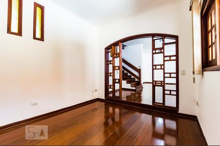 Casa à venda com 240m², 4 quartos e 4 vagasSala de TV