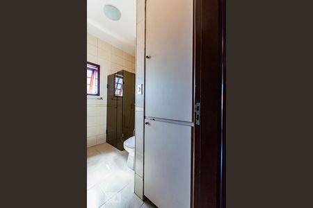 Casa à venda com 240m², 4 quartos e 4 vagasBanheiro