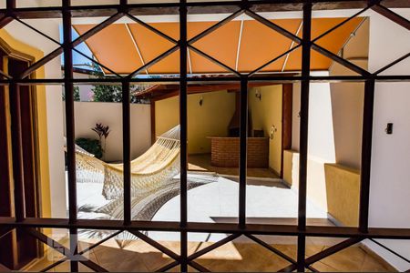 Casa à venda com 240m², 4 quartos e 4 vagasVista