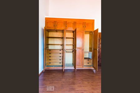 Casa à venda com 240m², 4 quartos e 4 vagasQuarto 2