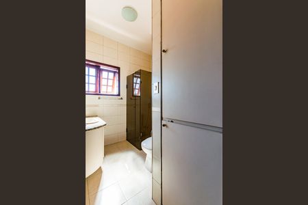 Casa à venda com 240m², 4 quartos e 4 vagasBanheiro