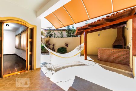 Casa à venda com 240m², 4 quartos e 4 vagasQuintal - Área Gourmet