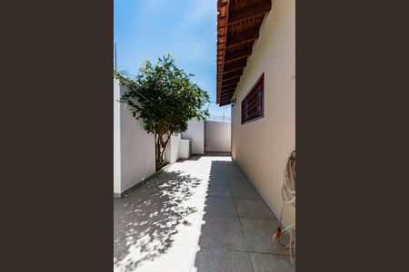 Casa à venda com 240m², 4 quartos e 4 vagasQuintal da Frente