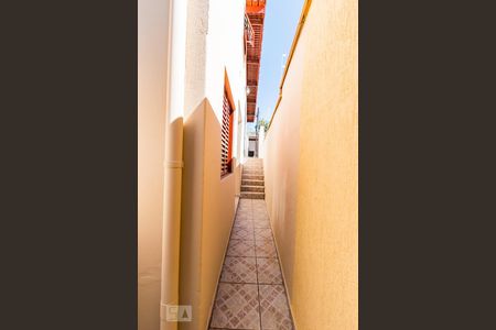 Casa à venda com 240m², 4 quartos e 4 vagasLateral Esquerda