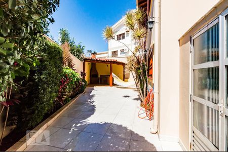 Casa à venda com 240m², 4 quartos e 4 vagasQuintal do Fundo