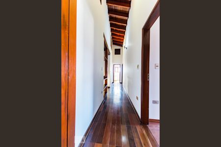 Casa à venda com 240m², 4 quartos e 4 vagasCorredor