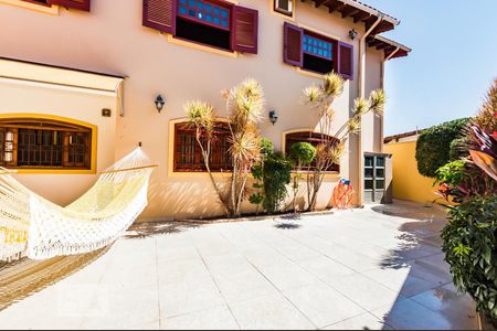 Casa à venda com 240m², 4 quartos e 4 vagasQuintal do Fundo