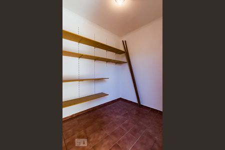 Casa à venda com 240m², 4 quartos e 4 vagasQuarto de Serviço