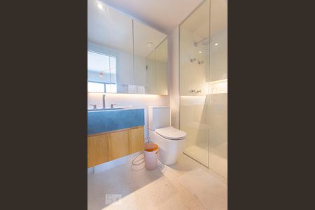 Banheiro de apartamento para alugar com 1 quarto, 100m² em Vila Olímpia, São Paulo