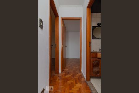 Corredor de apartamento à venda com 2 quartos, 58m² em Vila Monumento, São Paulo