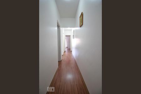 Corredor de casa à venda com 3 quartos, 116m² em Ferreira, São Paulo