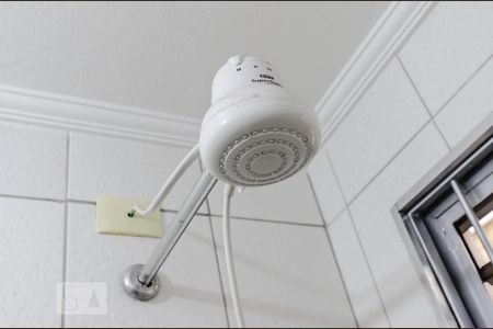 Banheiro de apartamento para alugar com 2 quartos, 53m² em Quitaúna, Osasco