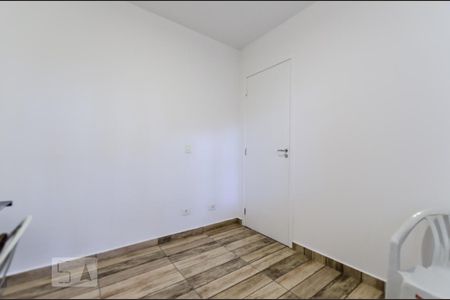 Quarto de apartamento para alugar com 2 quartos, 53m² em Quitaúna, Osasco