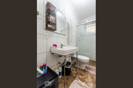 Banheiro de apartamento para alugar com 2 quartos, 53m² em Quitaúna, Osasco