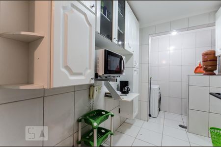 Cozinha de apartamento para alugar com 2 quartos, 53m² em Quitaúna, Osasco