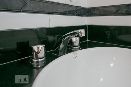 Torneira pia de apartamento para alugar com 3 quartos, 120m² em Tijuca, Rio de Janeiro